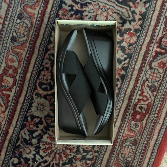 Charleston women’sBlack Slip-On Shoes